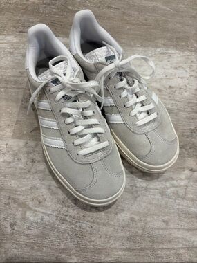 adidas womens gazelle bold platform sneakers Light Grey and White Suede size 5.5